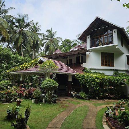 Maleyam Homestay Riverside Calicut Exterior foto