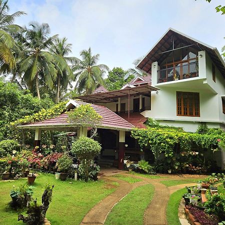 Maleyam Homestay Riverside Calicut Exterior foto